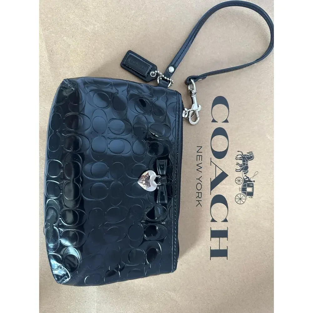 Coach Black Patent Leather Wristlet Bow Heart Charm Zip Clutch Pouch